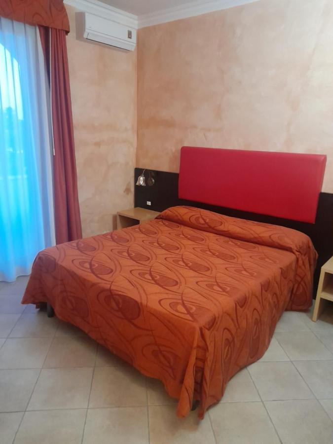 Oasi Del Visir Resort San Vito dei Normanni Esterno foto